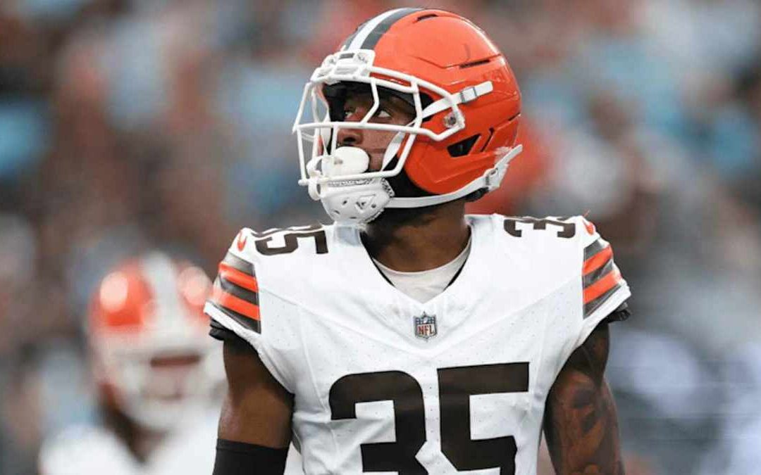 Raiders Refuerzan su Defensa con Chigozie Anusiem Tras la Lesión de Kyu Blu Kelly