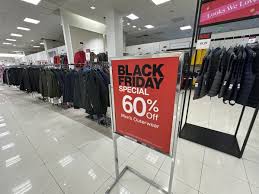 Black Friday: Compradores buscan ofertas irresistibles desde la madrugada en Los Ángeles