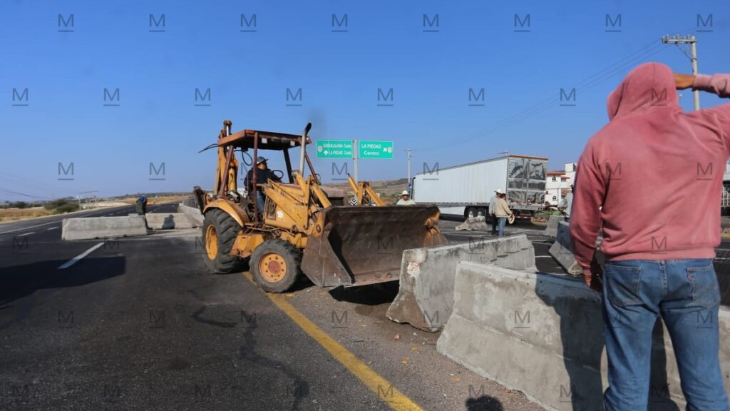 Bloqueos en Guanajuato causan pérdidas económicas significativas en Irapuato y desabasto de gasolina en Silao