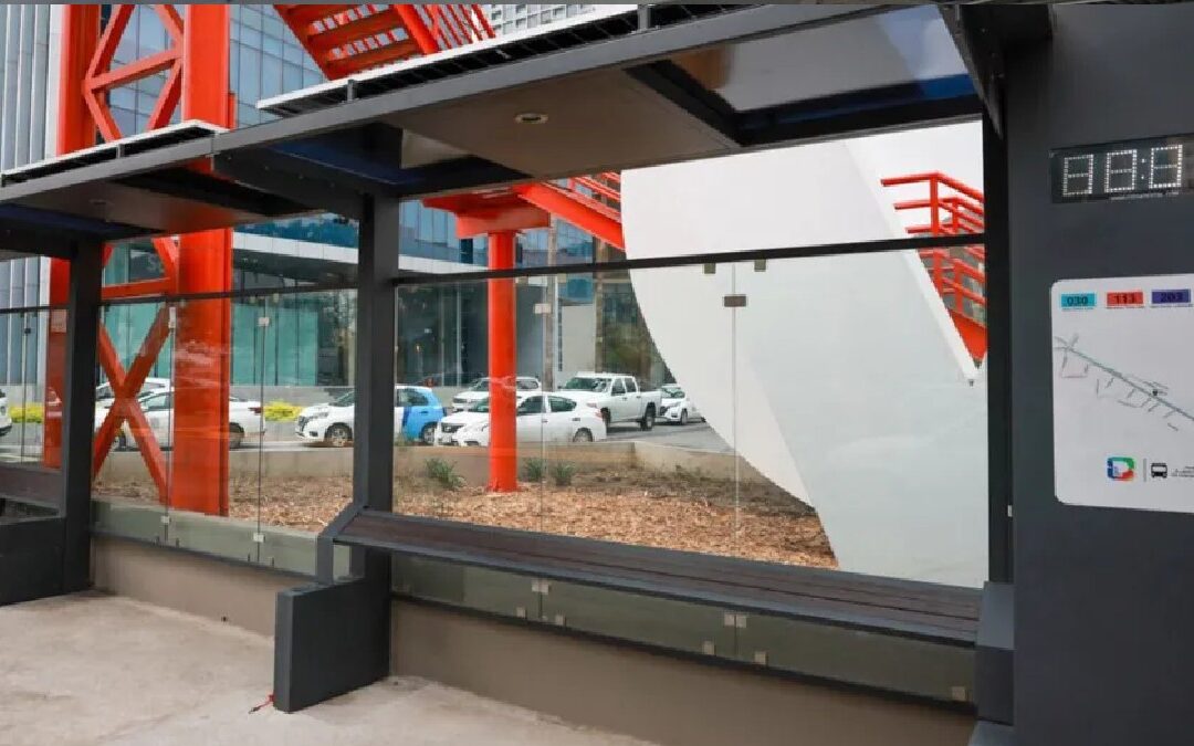 Innovación en San Pedro Garza García: Dos Empresas Proponen Parabuses Climatizados