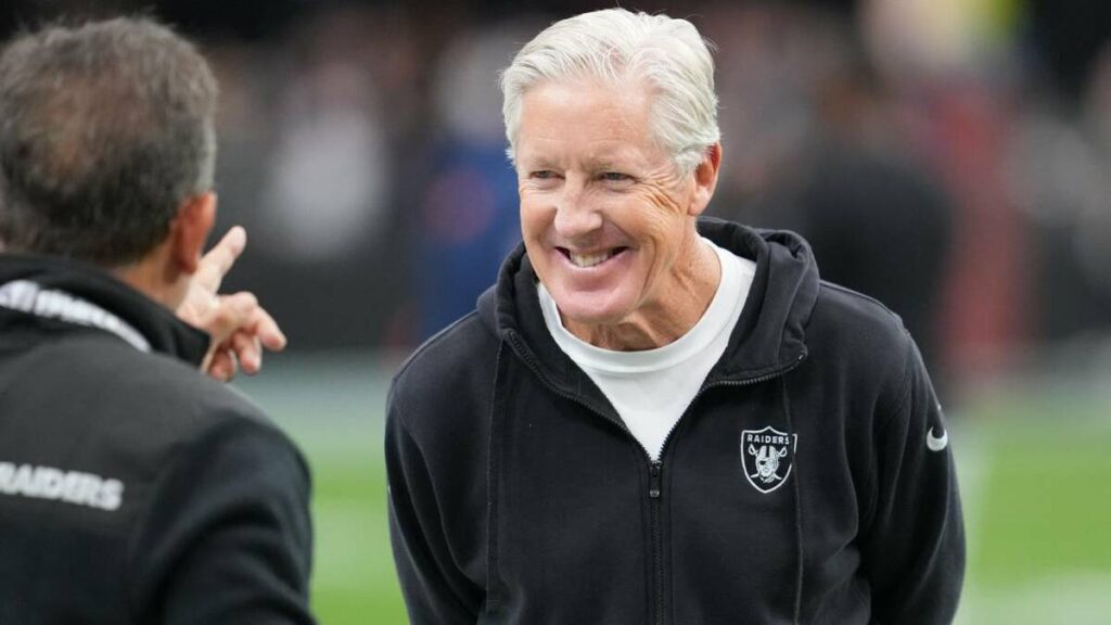 Exjugador de Las Vegas Raiders Critica las Decisiones de Pete Carroll en la Temporada 2025