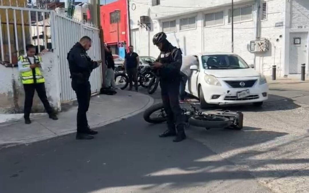 Accidente en Los Ángeles: Vehículo Impacta a Policía en Bicicleta y Causa Lesiones