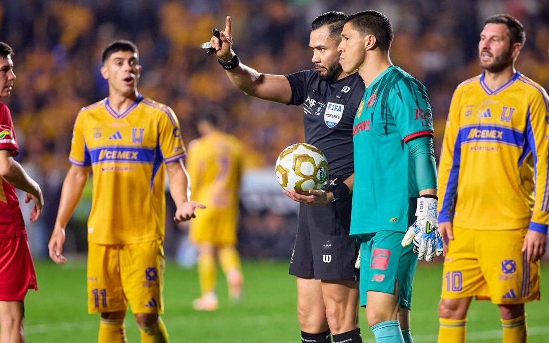 Polémica en la Liga MX: Tigres Afectados por Arbitraje en un Posible Penal de Toluca