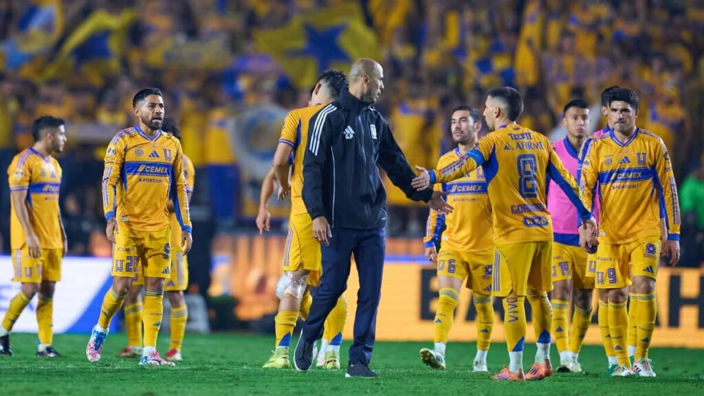 Guido Pizarro Aborda las Lesiones de Jesús Angulo y Ozziel Herrera en el Fútbol