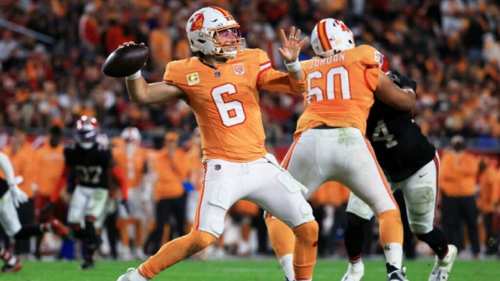 Buccaneers Sufren Otra Derrota en Casa ante Falcons en el TNF: ¿Complicaciones para el Líderato de la División?