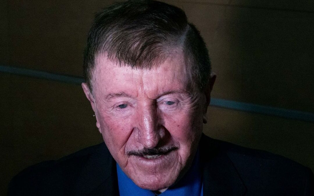 Germán Lizárraga Canta por Primera Vez a la Virgen de Guadalupe en la Basílica de Los Ángeles