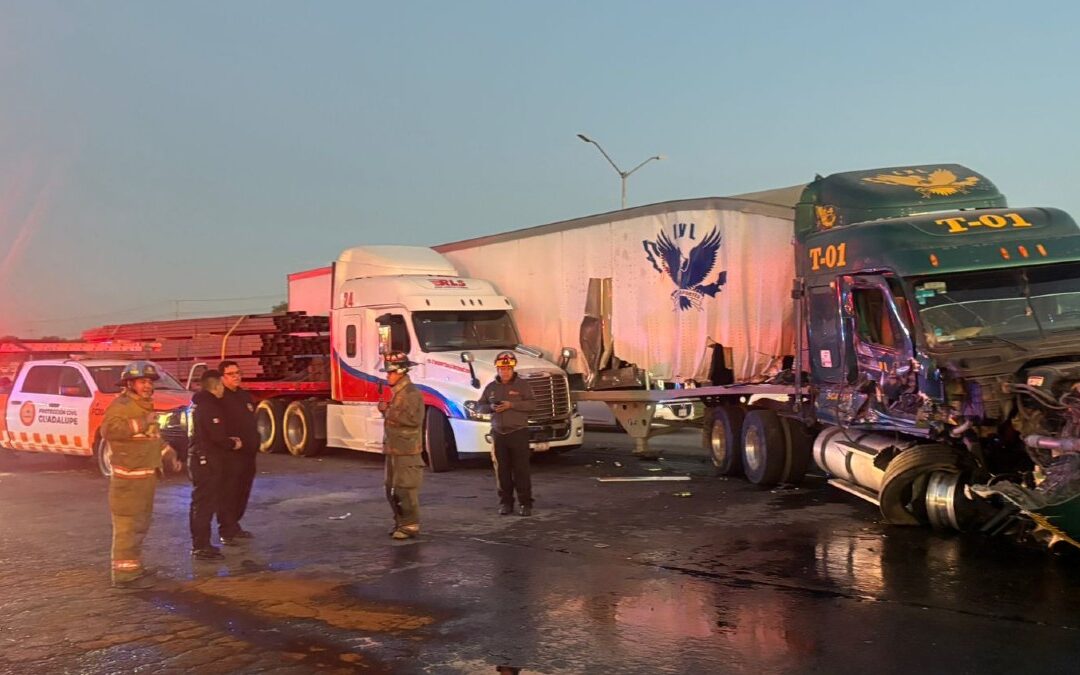 Accidente vial en el bulevar Miguel de la Madrid en Guadalupe causa caos de tráfico