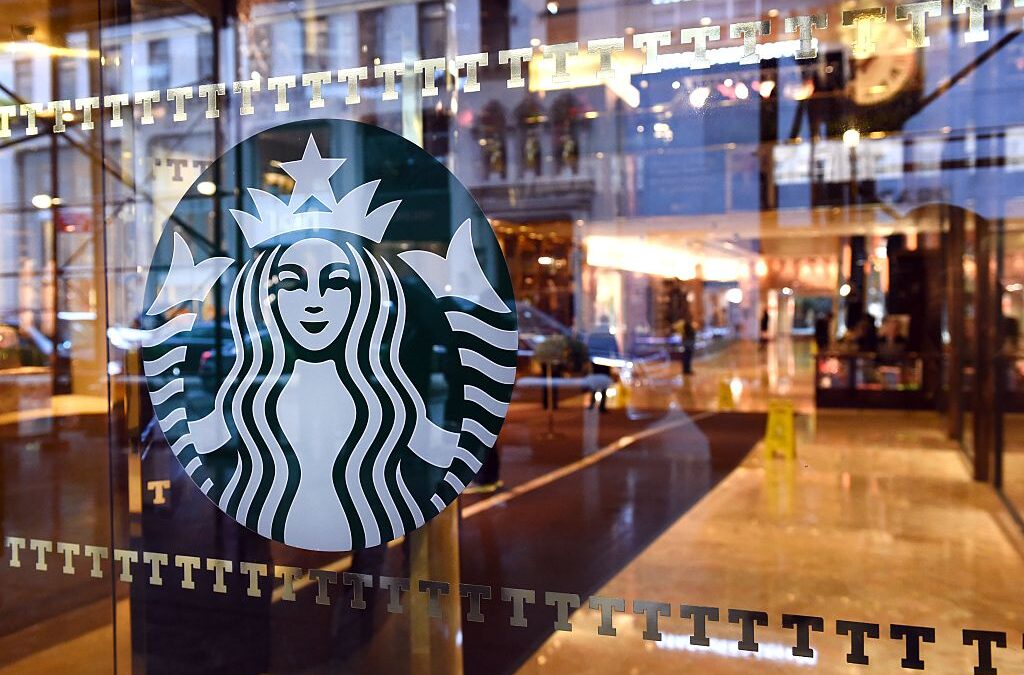 Baristas de Starbucks en Denver se unen a la huelga nacional por mejores condiciones laborales