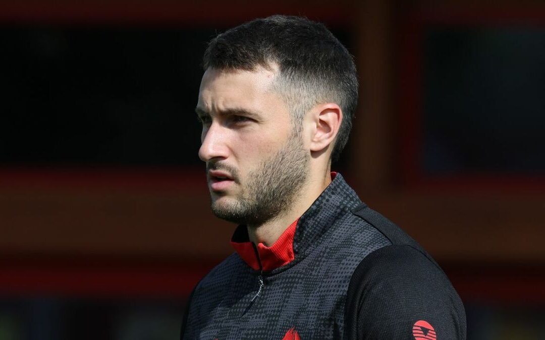 Santiago Gimenez: ¿por qué entrena por separado a pesar de su alta médica?