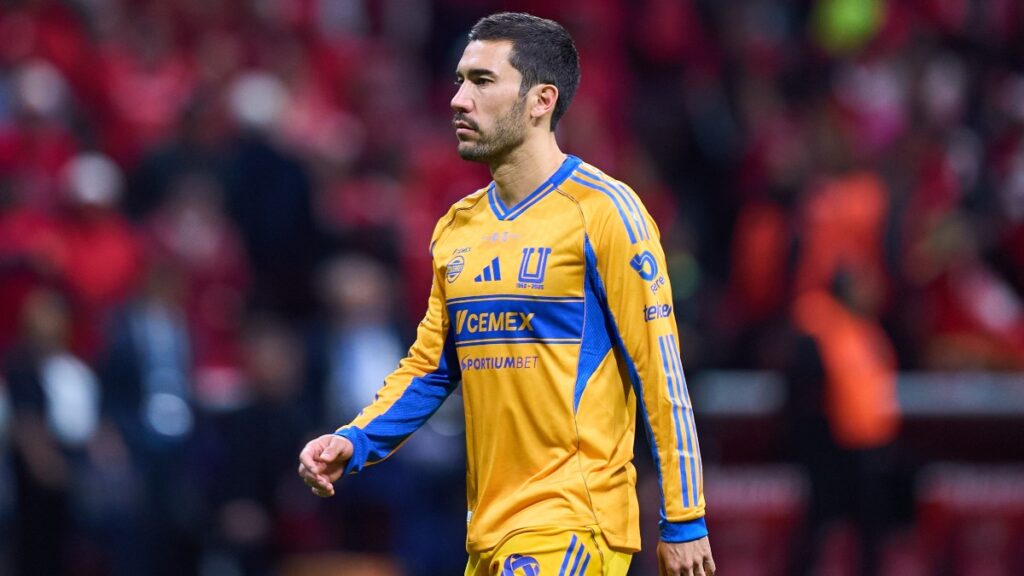 Juan Pablo Vigón responde con agresión a celebraciones de jugador del Toluca | VIDEO