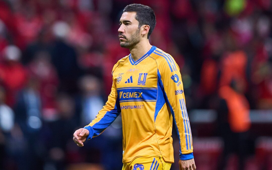 Juan Pablo Vigón responde con agresión a celebraciones de jugador del Toluca | VIDEO
