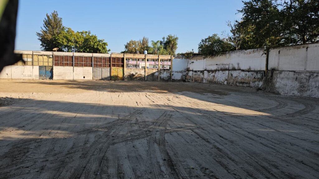 Demolición en Secundaria Técnica 13 de Zapopan: Padres Denuncian Despojo y Negocios Inmobiliarios