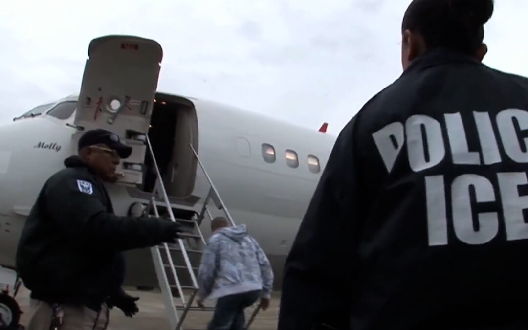 Controversia por la Campaña Migratoria de ‘Auto Deportación’ del DHS en San Diego