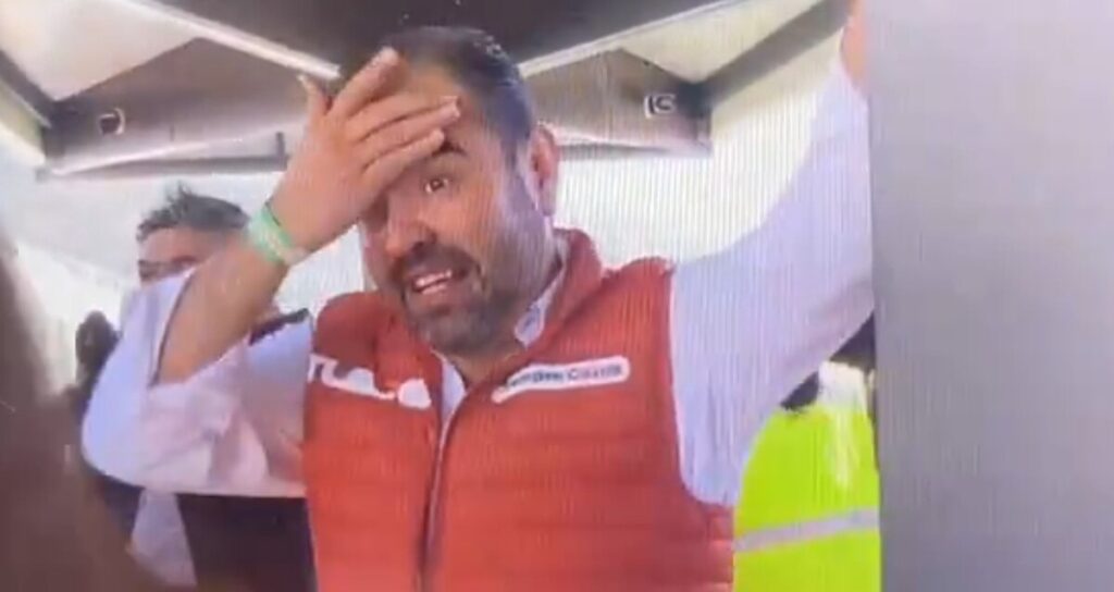 Gerardo Quirino, alcalde de Tlajomulco, sufre un contratiempo en la inauguración de la Línea 4 del Tren