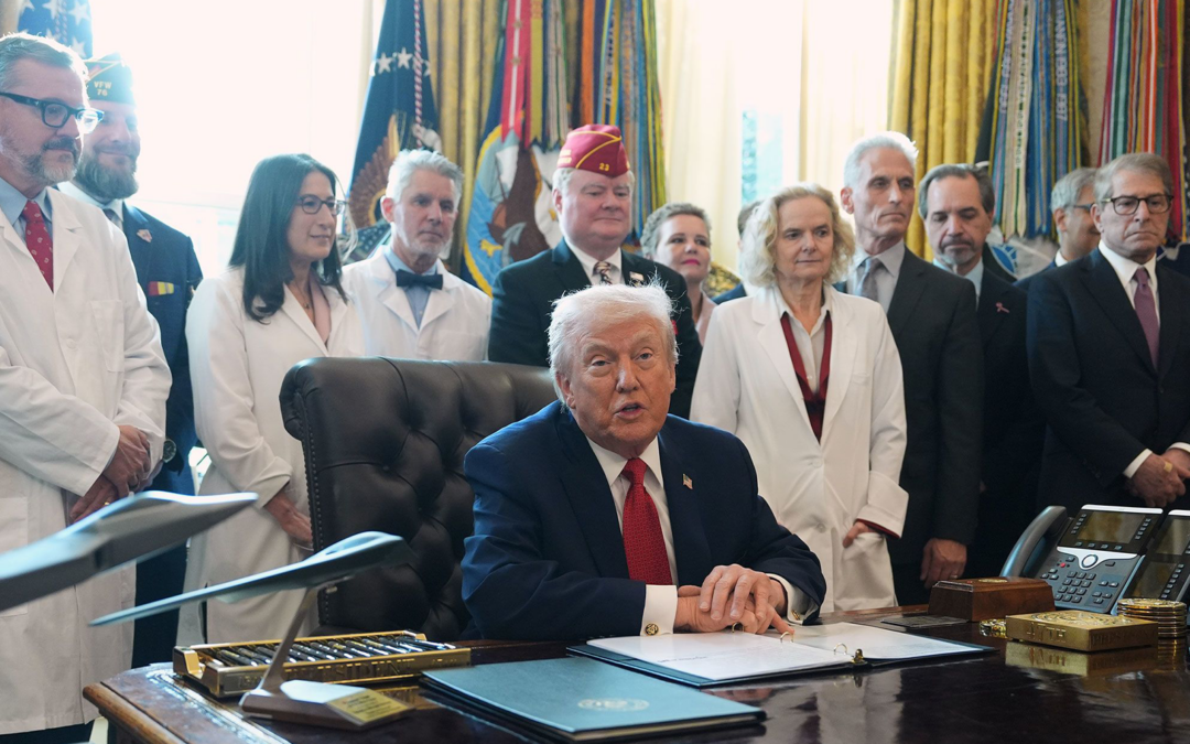 Trump firma orden ejecutiva para facilitar la reclasificación de la marihuana y su investigación médica