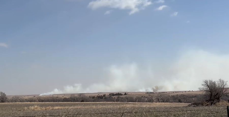 Incendio de Pastizales Provoca Evacuaciones en el Condado de Reno, Kansas