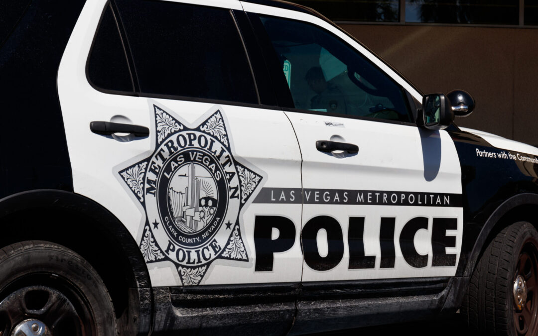 Arresto de oficial LVMPD por violencia doméstica y obstrucción de la justicia en Las Vegas