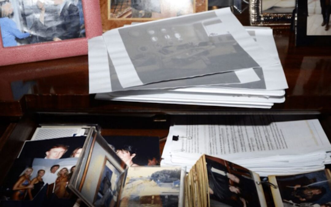 Nuevos registros revelan que Trump viajó en ‘al menos ocho’ vuelos de Epstein