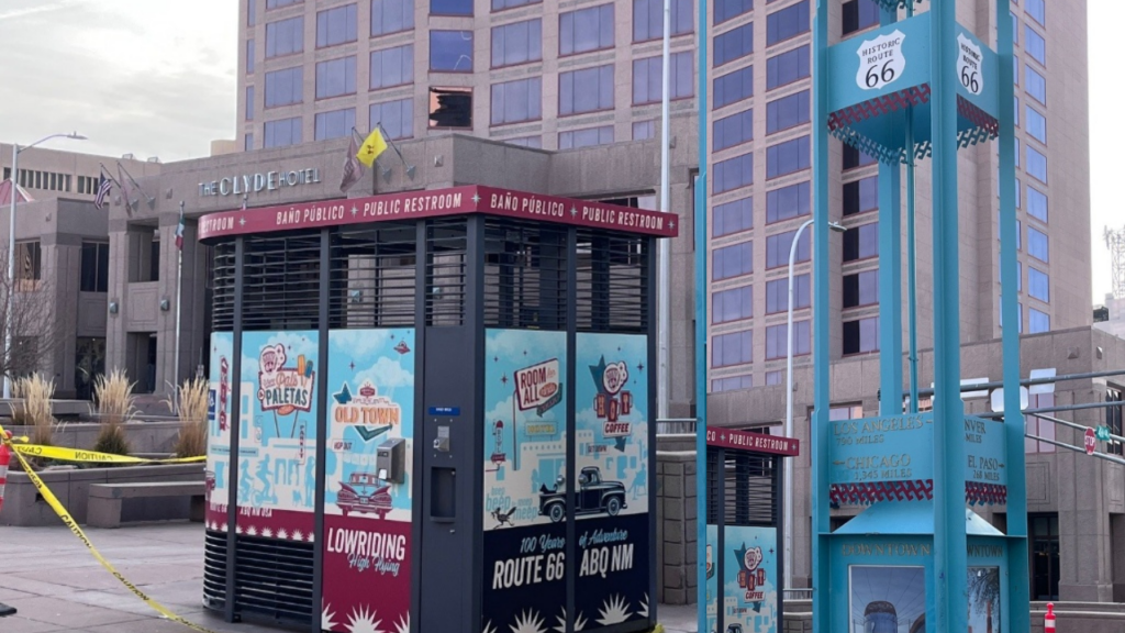 El Portland Loo: Nuevo Baño Público en Civic Plaza de Albuquerque