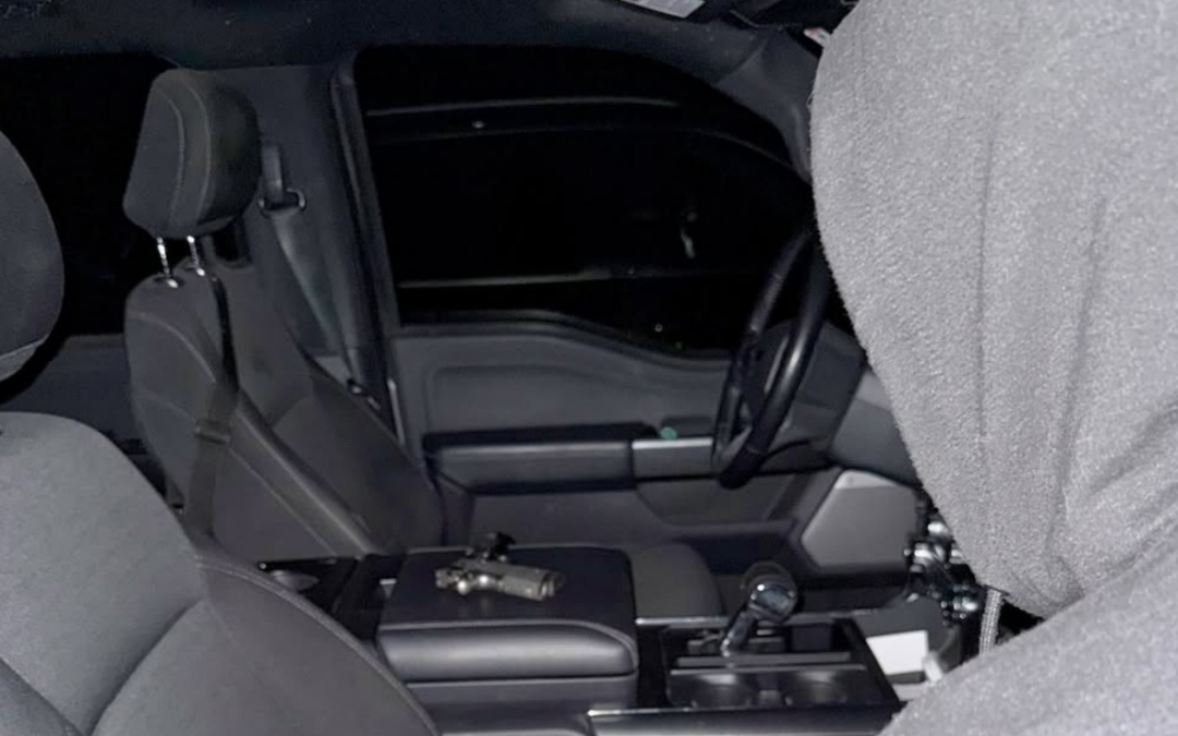 La Policía de Las Cruces advierte sobre el riesgo de dejar armas en vehículos