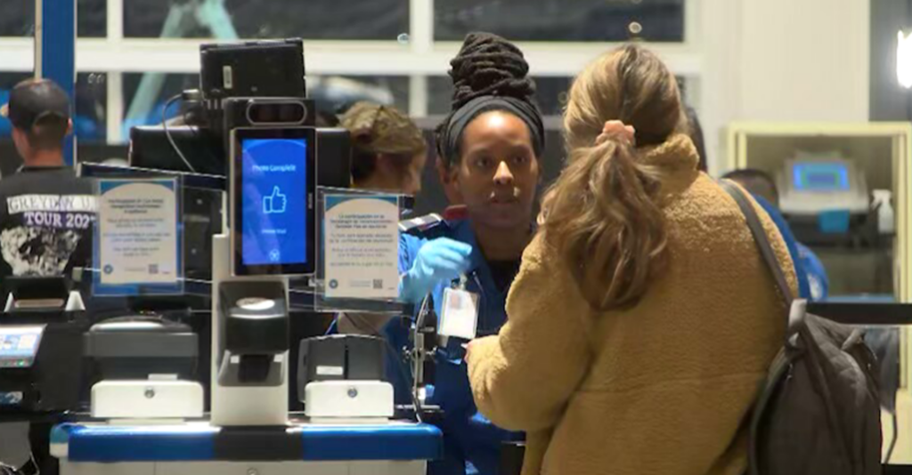 A partir de febrero, TSA cobrará $45 a los viajeros sin REAL ID para la verificación de identidad