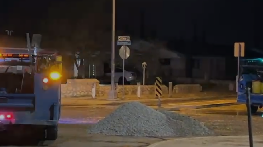 Cierre de Vialidad en Montwood por Socavón: Ruptura de Línea de Agua