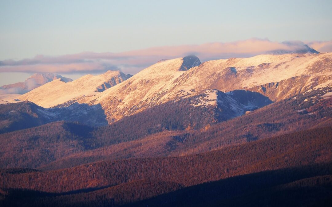 Nieve Escasa Afecta a Más de Una Docena de Centros de Esquí en Colorado