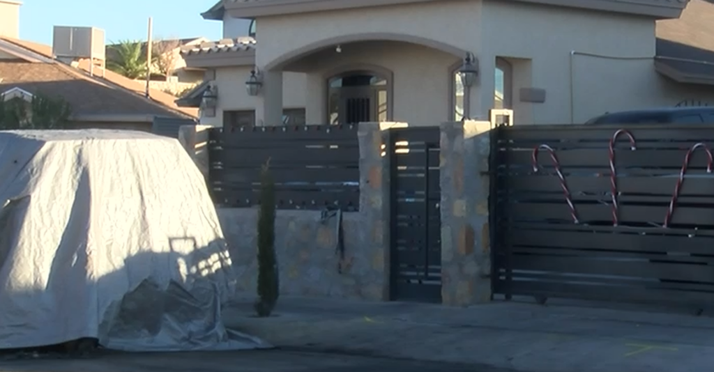 Investigación en El Paso por incendio intencional de vehículos en zona residencial