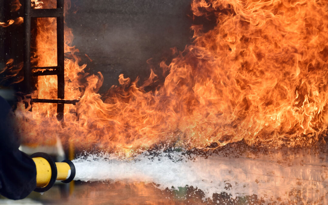 Trágico incidente: hombre pierde la vida en incendio en Emporia, Kansas