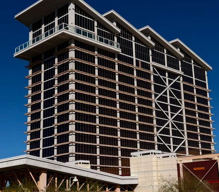 Demolición del Eastside Cannery: Un Cambio Significativo en Boulder Strip