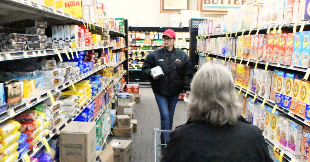 Vivienda permanente para adulta mayor en Albuquerque: historia de superación tras ocho años en la indigencia