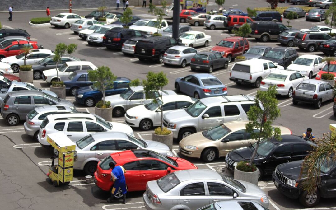 Puebla: Estacionamientos gratuitos en plazas comerciales propuestos por el gobierno