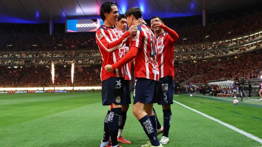 Delantero de Chivas busca un refuerzo en Atlante: ¿se concretará el traspaso?