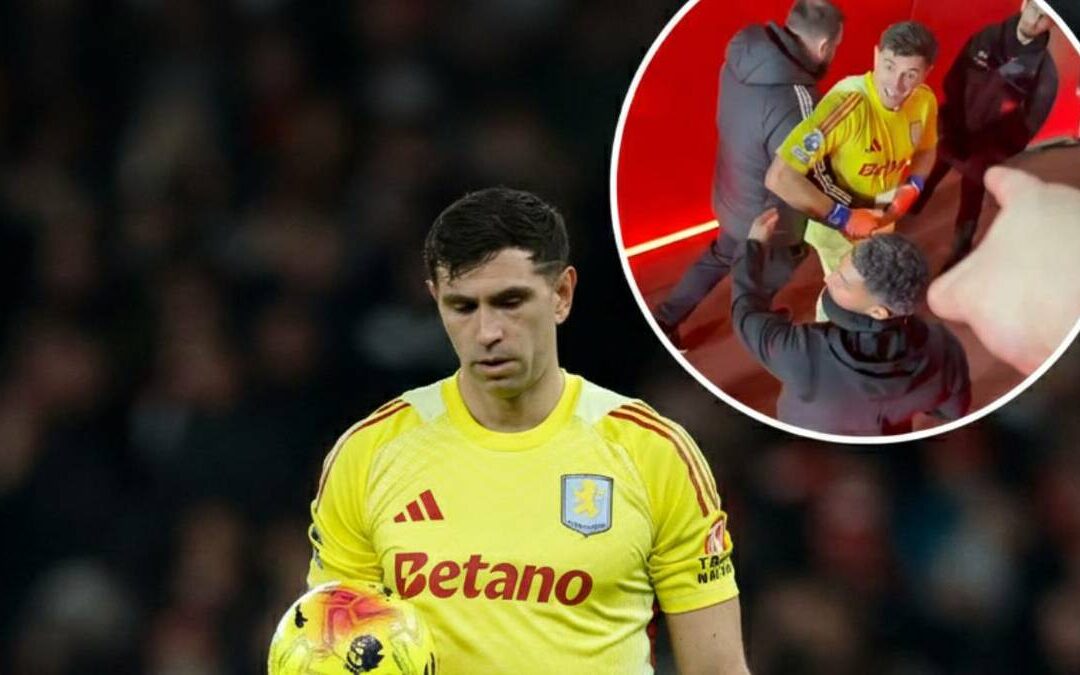 Dibu Martínez protagoniza altercado con aficionados del Arsenal en VIDEO