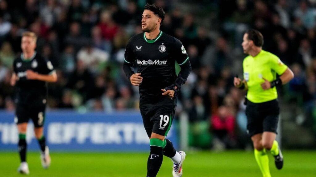 Necaxa Ficha a Julián Carranza, el Exdelantero del Feyenoord