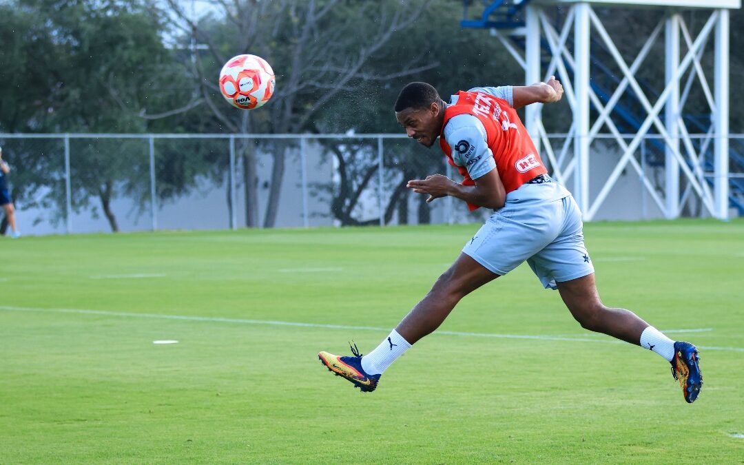 Anthony Martial se pierde el entrenamiento con Rayados: ¿Qué pasó?
