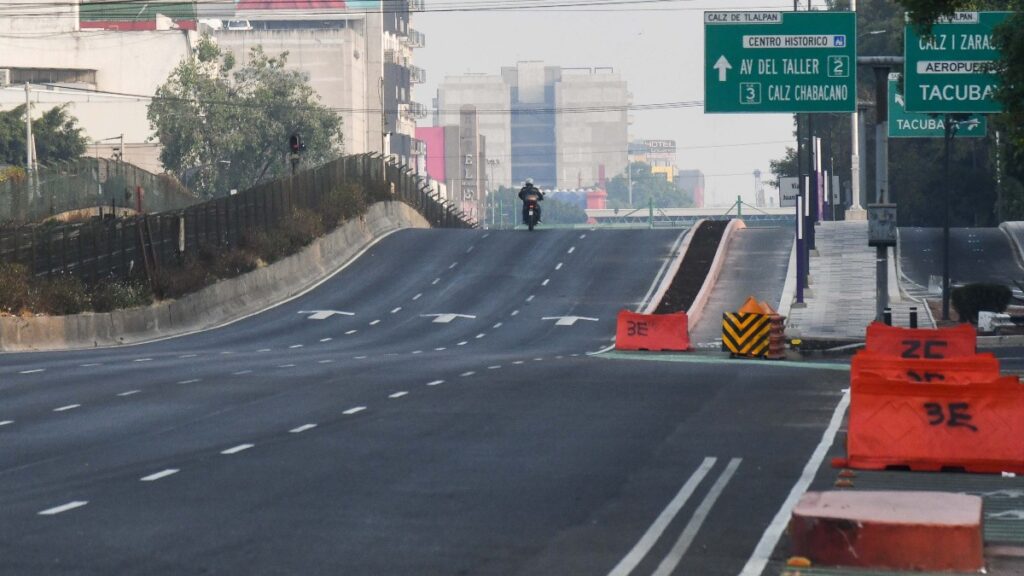 Hoy No Circula en CdMx y Edomex: Descubre qué vehículos descansan este 1 de enero 2026