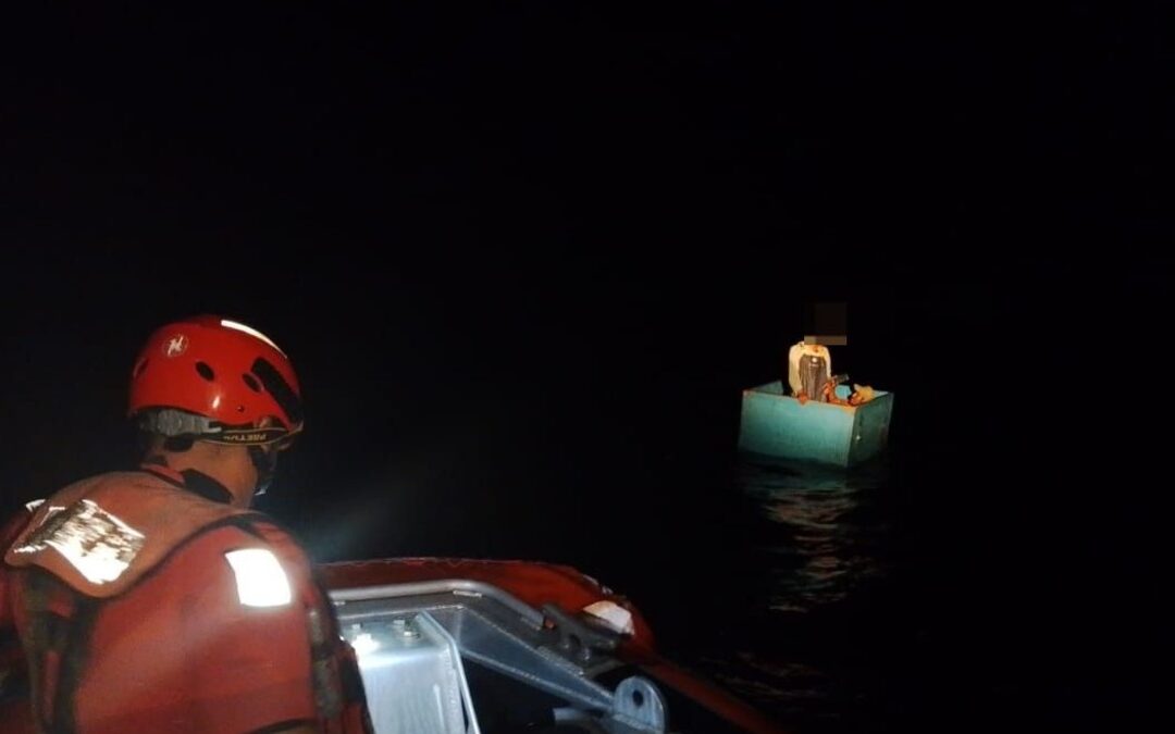 Marina Rescata a Tres Náufragos Frente a Costas de Chiapas: Un Operativo de Búsqueda Exitoso