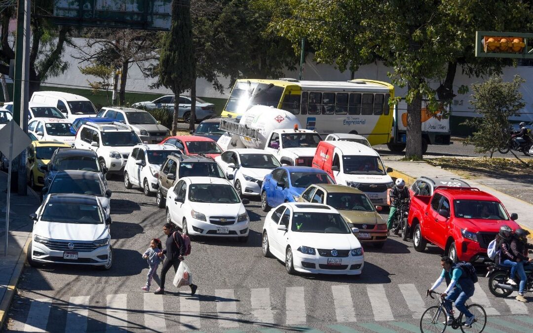 Hoy No Circula en CdMx y Edomex: Autos que Descansan Este Viernes 2 de Enero 2026