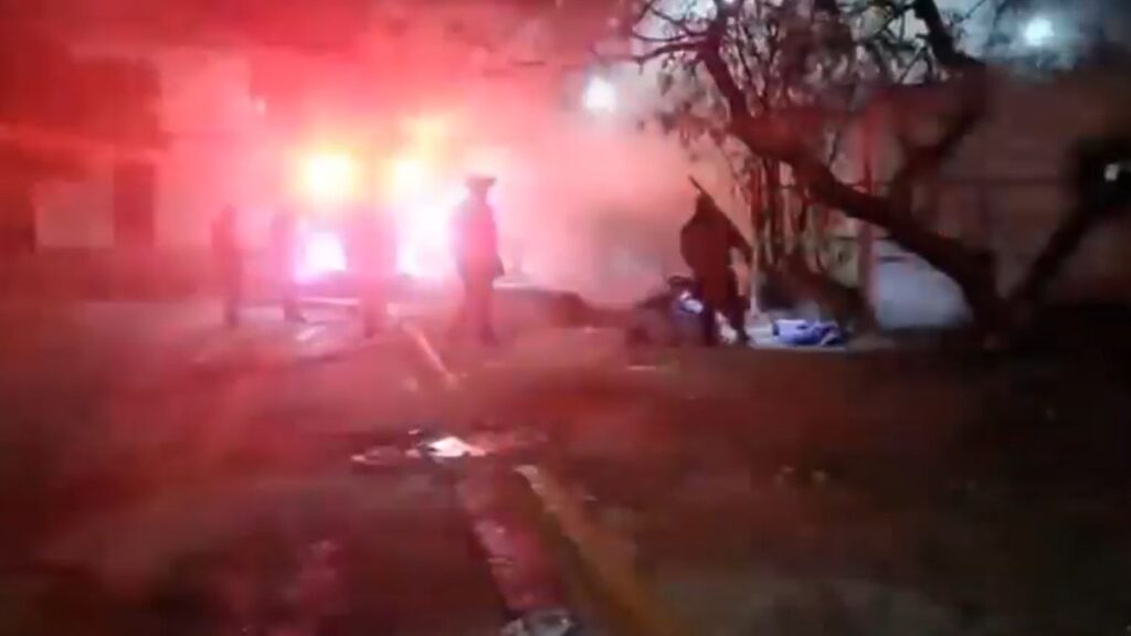 Incendio Devasta Tienda de Abarrotes en Monterrey y Activa Cuerpos de Rescate