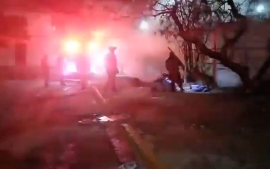 Incendio Devasta Tienda de Abarrotes en Monterrey y Activa Cuerpos de Rescate