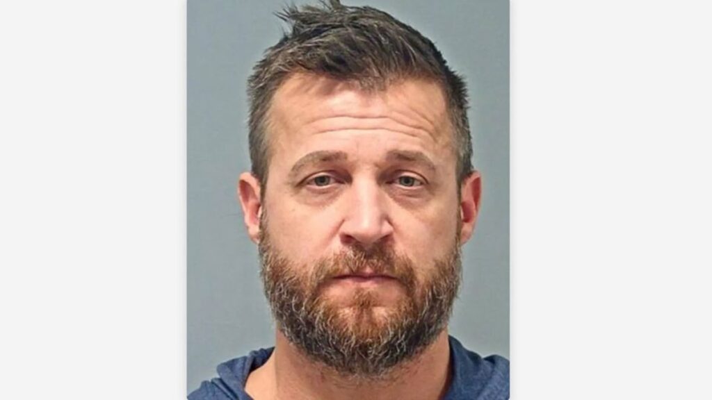 Detienen a Exestrella de Reality Show por Graves Cargos de Abuso de Menores y Animales