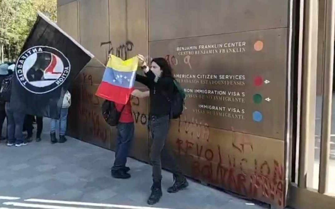 Ataque a la Embajada de Estados Unidos en México: Reacciones tras la Captura de Nicolás Maduro | VIDEO