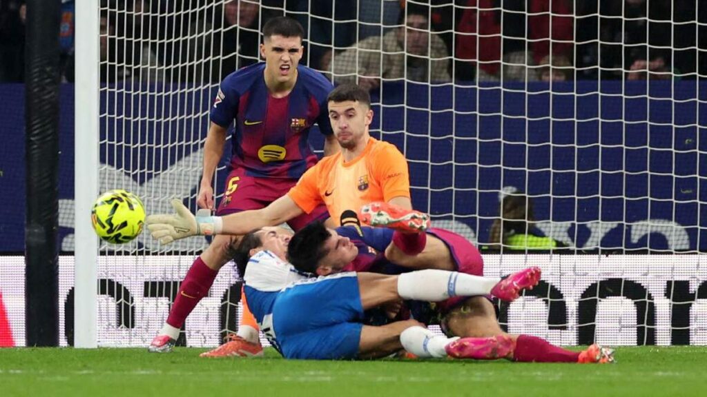 Polémica jugada de Joan García: ¿Un héroe o un villano en el Espanyol vs Barcelona?