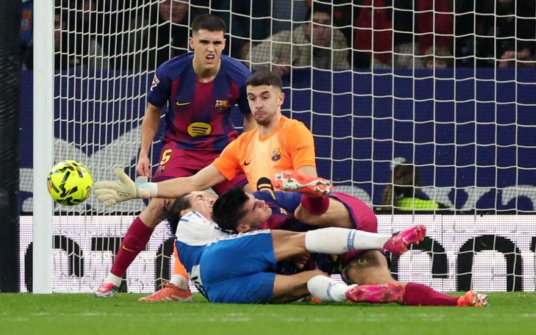 Polémica jugada de Joan García: ¿Un héroe o un villano en el Espanyol vs Barcelona?