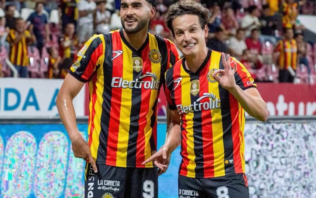 Lesión de Carlos Fierro: Impacto en el partido UDG vs Rayados | VIDEO