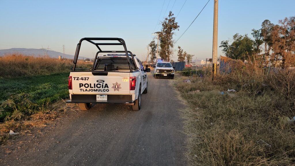 Encuentran a hombre muerto en departamento de Tlajomulco con herida de bala