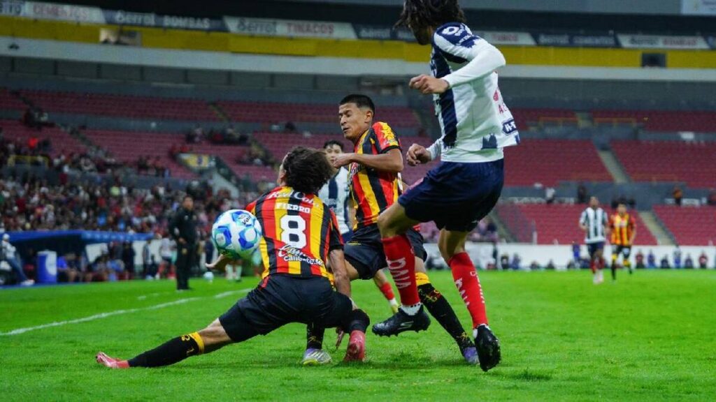 Carlos Fierro se ausenta del Clausura 2026 por lesión de ligamentos