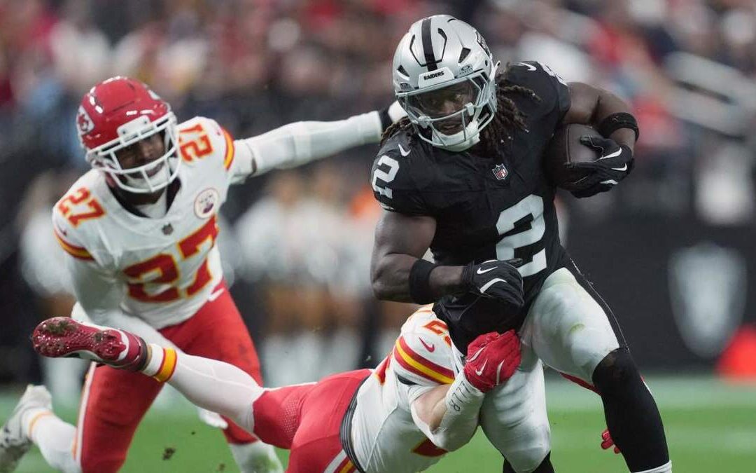 Las Vegas Raiders Logran una Victoria en la Temporada NFL Contra los Chiefs