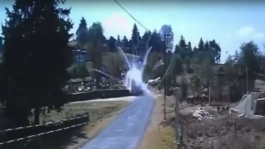 Explosión en Jilotepec: Joven Sufre Quemaduras Graves Tras Transportar Pirotecnia en Moto